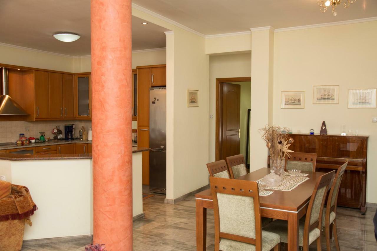 Veta'S Spacious Central Apartment Seres Zewnętrze zdjęcie